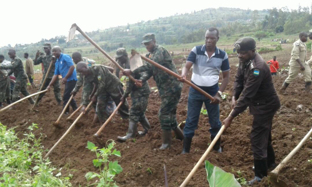 Harimo n'abayobozi batandukanye 