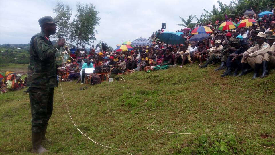 Colonel Bahizi Théodomir aganira n'abaturage