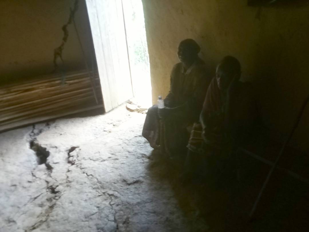 Kwiyasa ku butaka byageze no mu nzu z'abaturage ku buryo bishobora kuziviramo gusenyuka