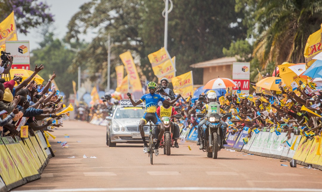 Aha yari akirenga umurongo wa nyuma