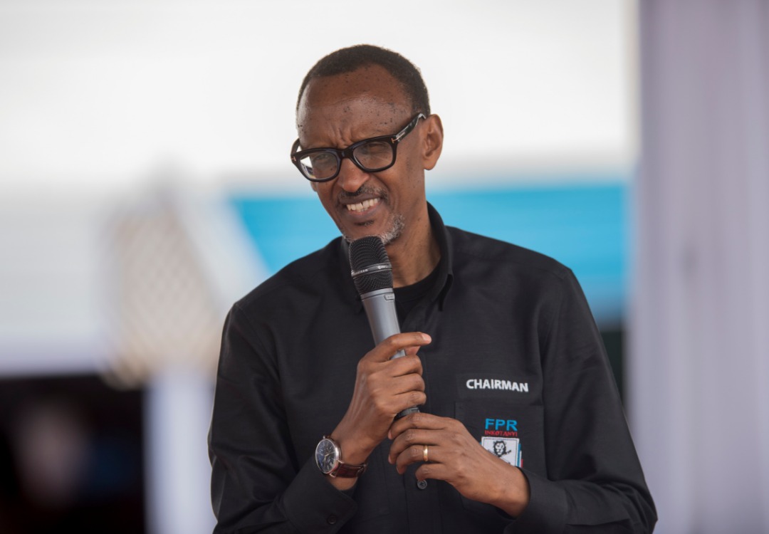 Perezida Kagame yari yagiye gushyigikira ibikorwa bya FPR-Inkotanyi byo kwiyamamaza