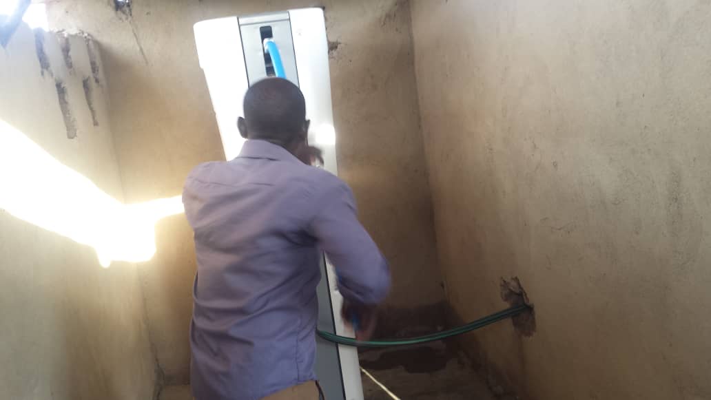 Icyo cyuma ni cyo kiyungurura amazi y'ikiyaga agahinduka urubogobogo