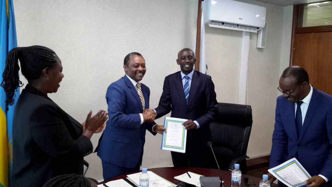 Min Shyaka Anastase na Francis Kaboneka mu ihererekanyabubasha