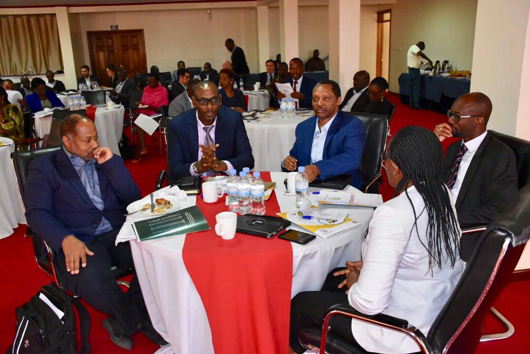 Hari imiryango nterankunga irenga 80 ariko itatanije imbaraga, bigatuma ubukene budacika