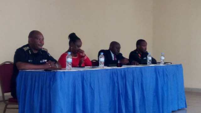 Guverineri Gasana Emmanuel yasabye abayobozi bo mu Majyepfo kuvuga make bagakora byinshi