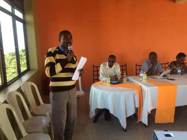 Bimenyimana Deogratias avuga ko amatsinda yabafashije no kwiteza imbere