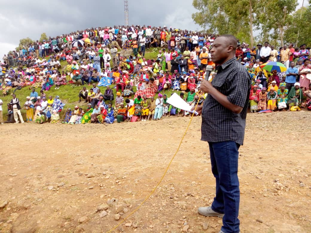 Umuvunyi wungirije, Musangabatware Clement, aganiriza abaturage ku bubi bwa ruswa