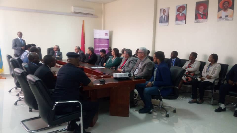 Amatsinda ku mpande zombi yagiranye ibiganiro