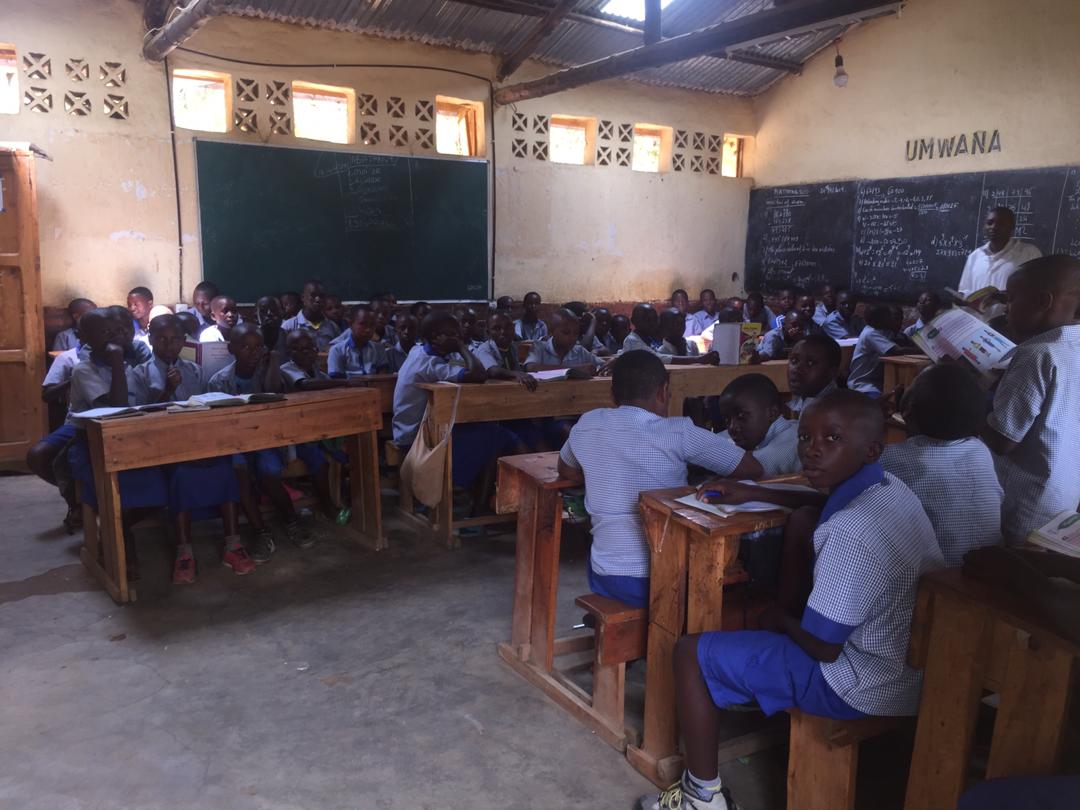 Abana batorezwa mu ishuri