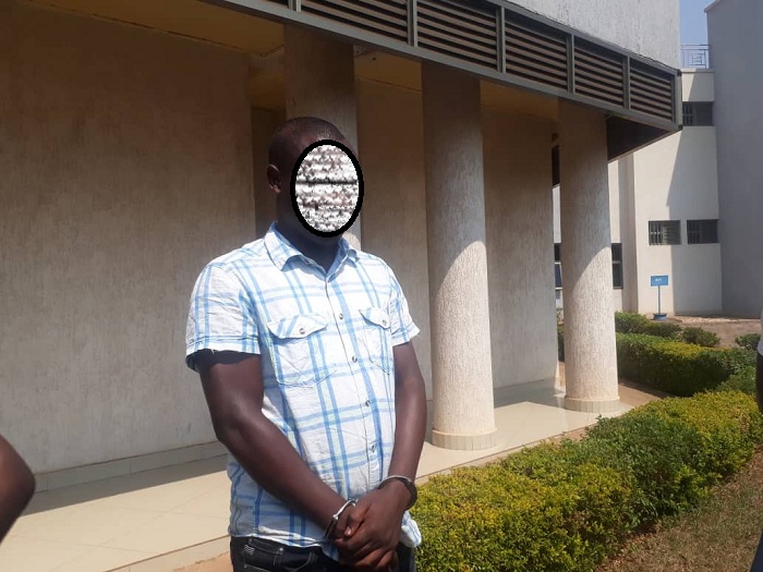 Iyakaremye avuga ko yari amaze kwakira amafaranga arenga ibihumbi 60 mu gihe cy