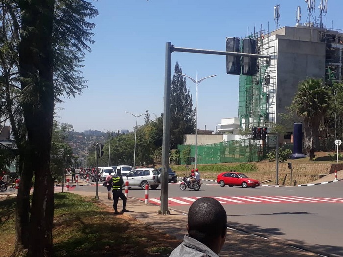 Abapolisi n'abandi bantu bose bakorera ahantu hari umwuka uhumanye basabwa kwambara udupfukamunwa