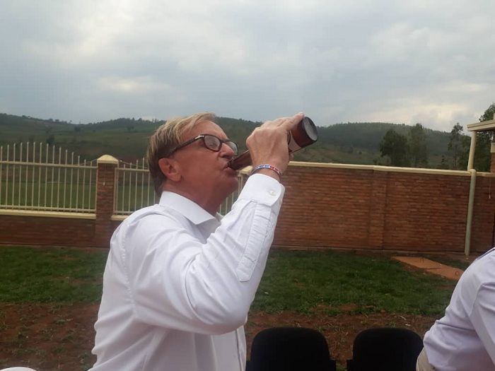 Ambasaderi Tom Kip avuga ko yaryohewe n