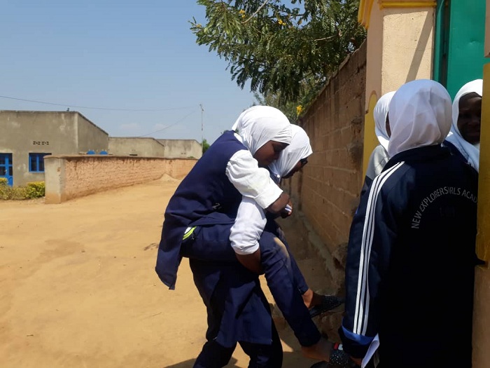 Abanyeshuri muri NEGA bafatwaga no kunegekara amaguru kugeza ubwo bananirwa kugenda