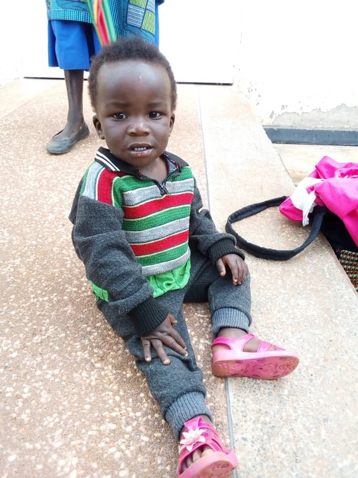 Umwana wagwiriwe n'igiti nta kibazo yagize