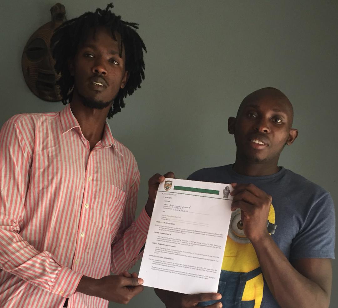 Shyaka Francis ushinzwe ubuzima bwa buri munsi muri Tigers ni we wasinyishije Yannick