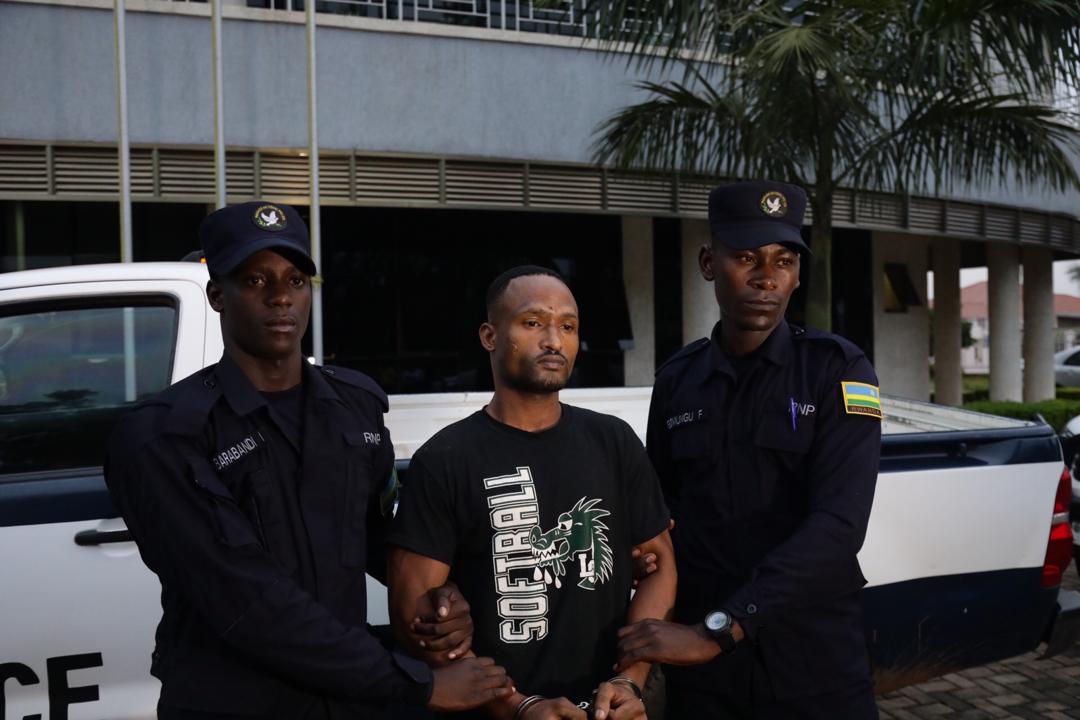 Irakoze Emmanuel umwe mu bagaragara mu mashusho bakubita umugore utanga serivise za MTN bakanamwiba