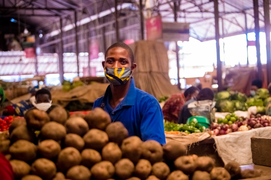 Abakiriya nibabanguke bamare ibi birayi nanjye njye kwizihiza umunsi w'Umurimo imuhira