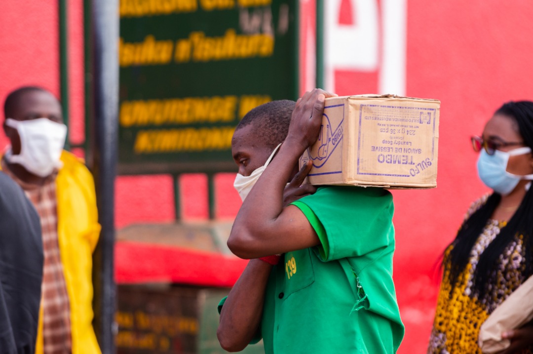 Reka ntwaze umu boss nanjye arampa ku munsi w'Umurimo