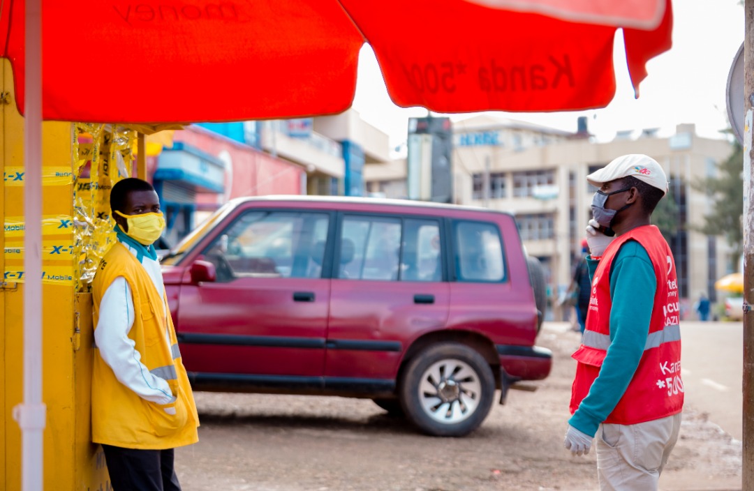 Twebwe ko abakiriya batwinubira kubera Interineti mwebwe bihagaze bite?