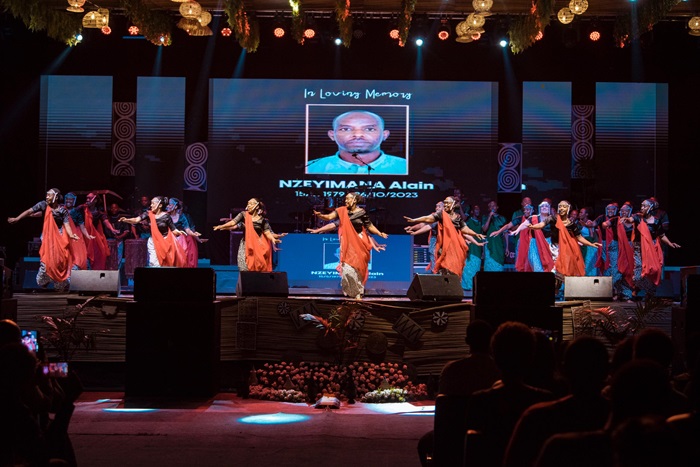 Itorero Inganzo Ngari ryasusurukije abitabiriye iki gitaramo