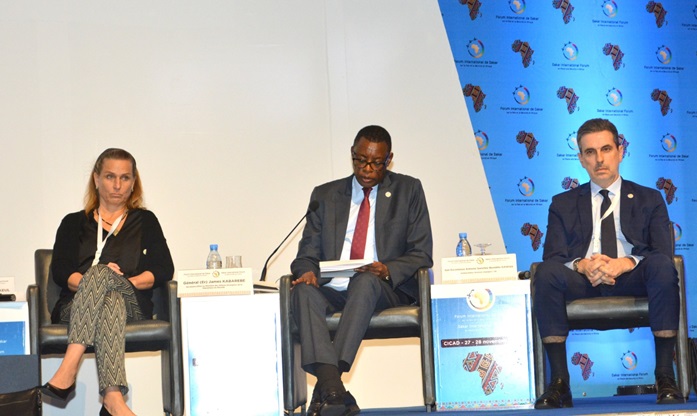 Gen Rtd James Kabarebe yavuze ko u Rwanda rwiteguye gutanga ubufasha mu bikorwa byo kugarura amahoro muri Afurika