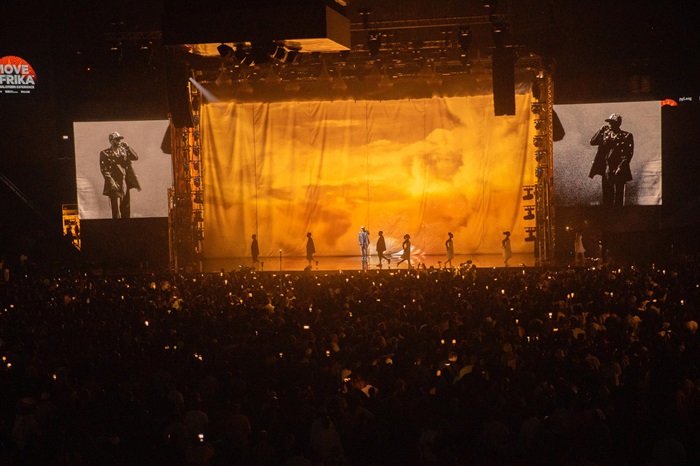 Benshi bamukundira Kendrick uburyo ategura stage ye yifashishije ubuzima shusho bw'abirabura bahoze ari abacakara akagerageza kubwisanisha mu ndirimbo ze