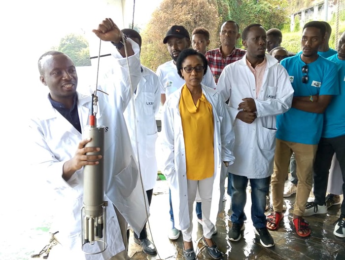 Iki cyuma cyo gishobora kugera mu bujyakuzimu bwa metero zirenga 400, gupima amazi na Gazi irimo