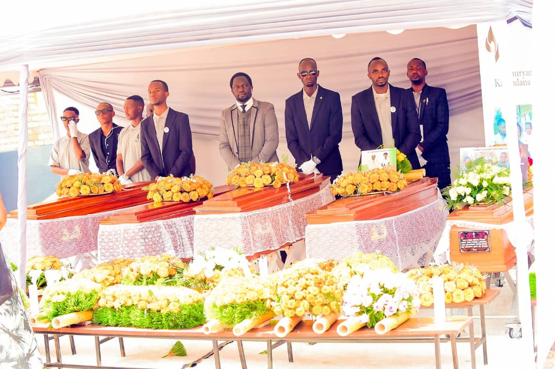 Hashyinguwe imibiri 33 yabonetse