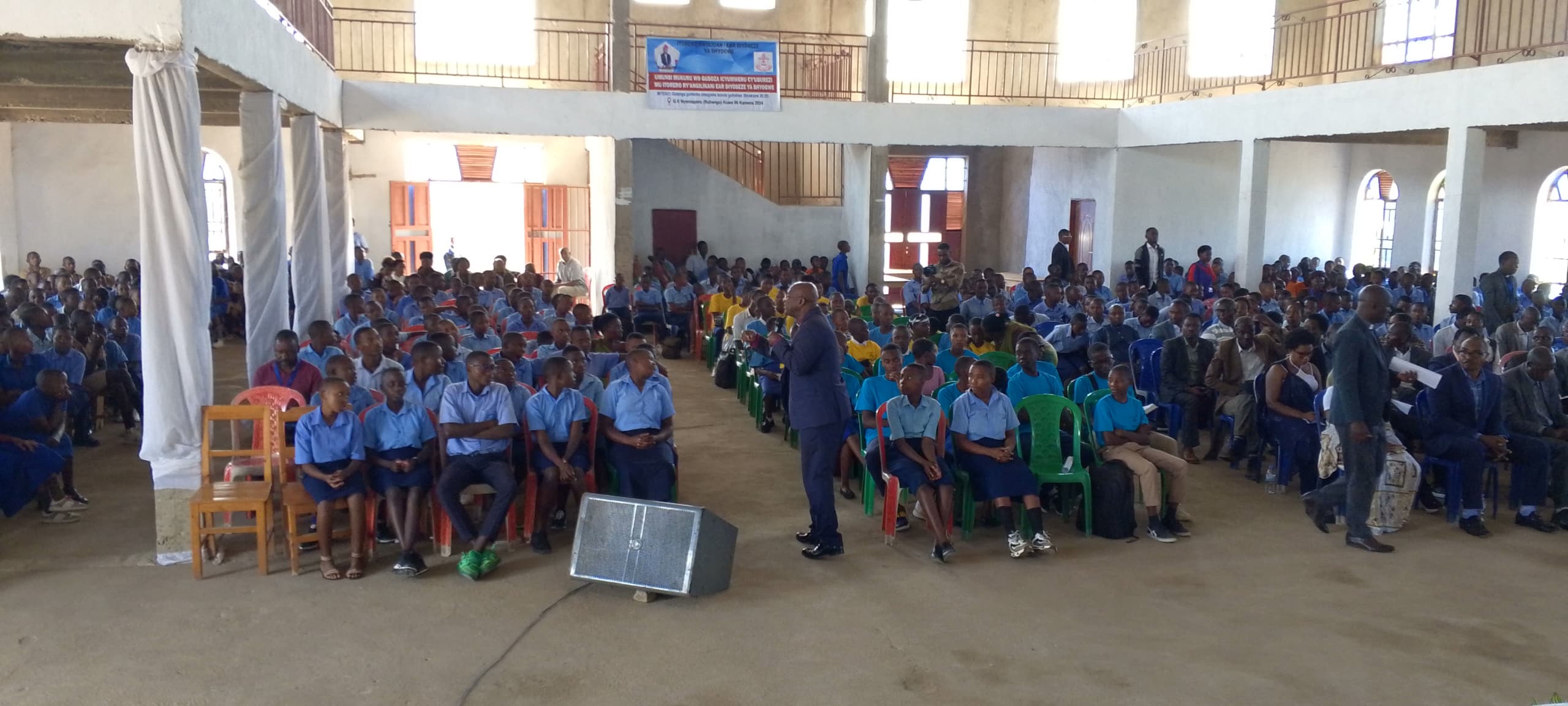 Abanyeshuri beza ni abatangiye gukurikiranwa bakiri mu mashuri abanza