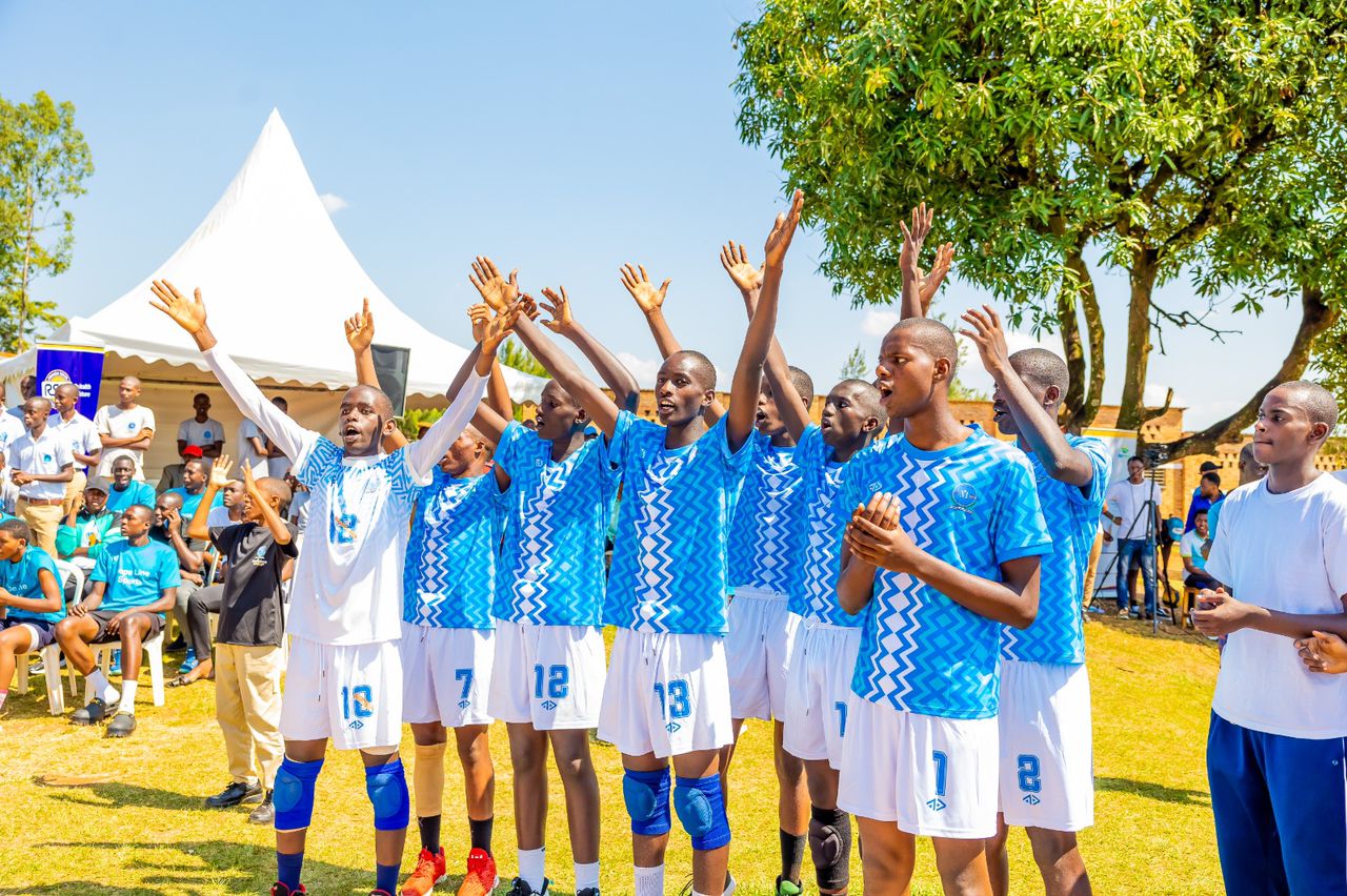 Ni uku Petit Seminaire Virgo Fidelis yaserutse yambaye