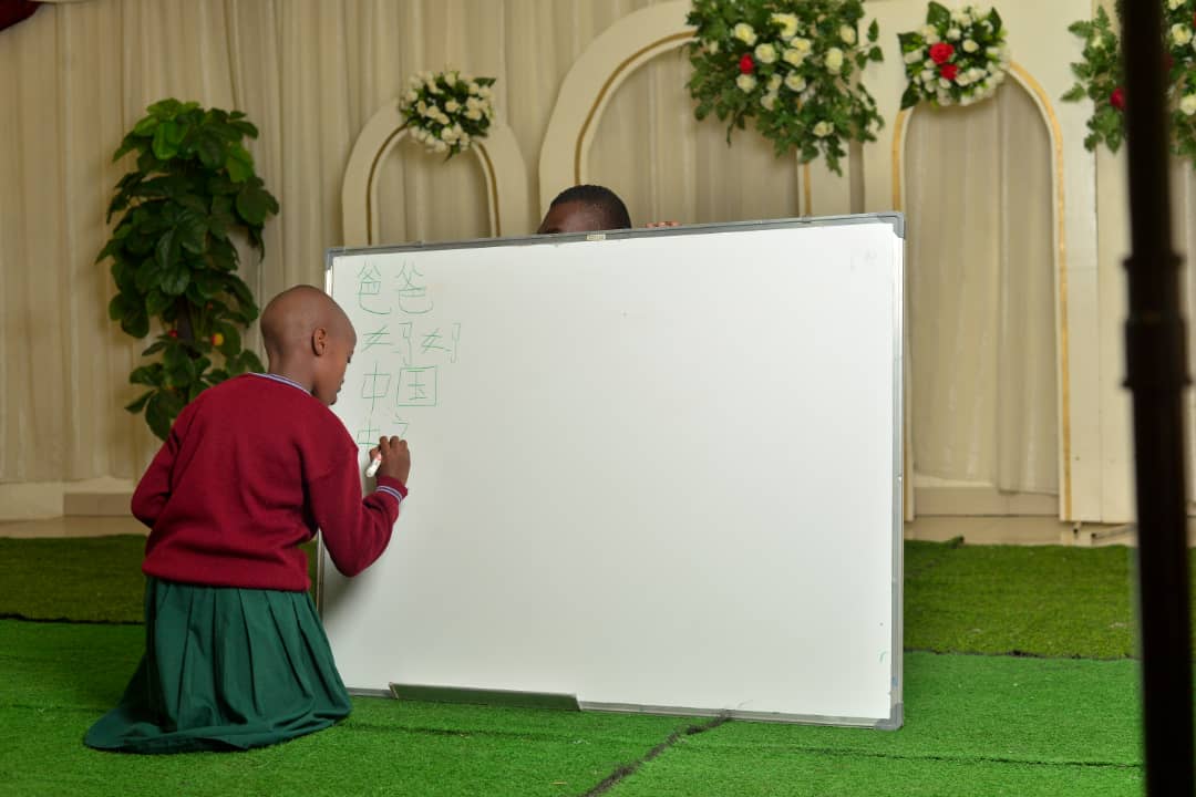 Bagaragaje ko bazi no kwandika Igishinwa