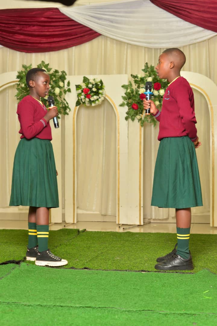 Abana bagaragaje urwego bagezeho mu kuvuga Igishinwa