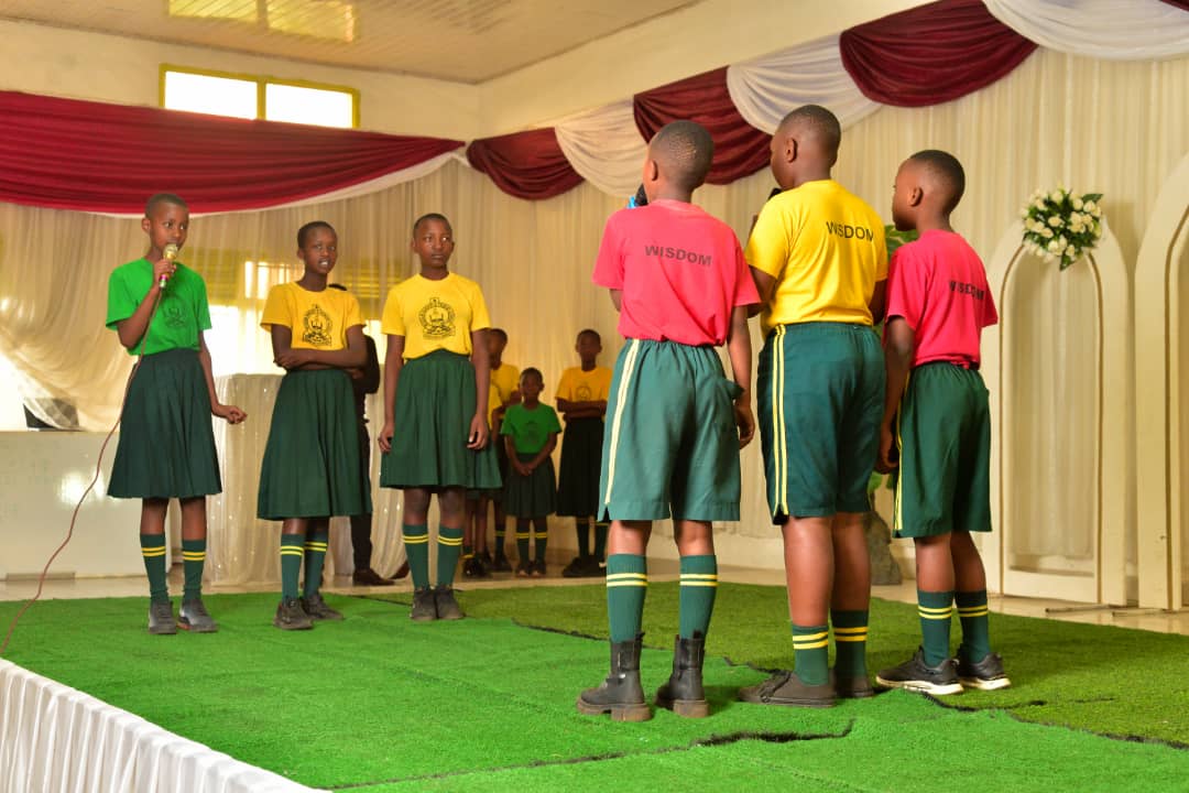 Abana baganira mu Gishinwa bigatinda