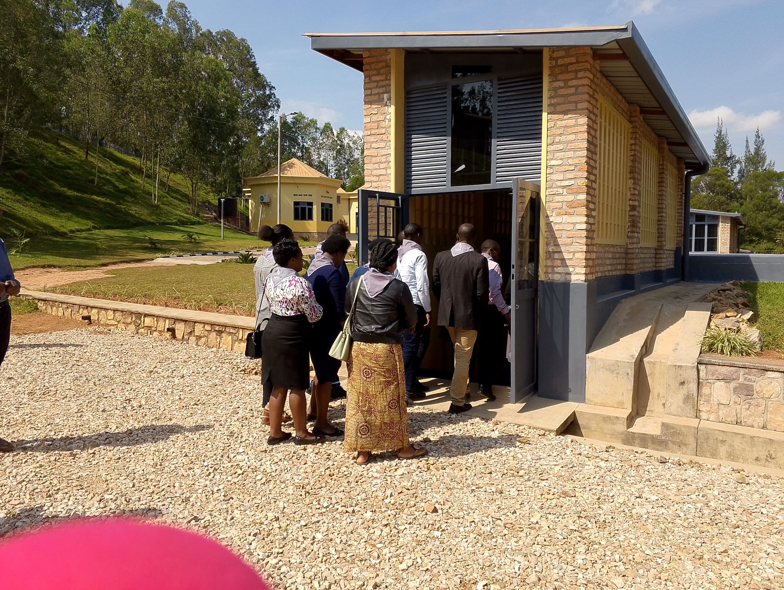 Basuye ibice by'urwibutso