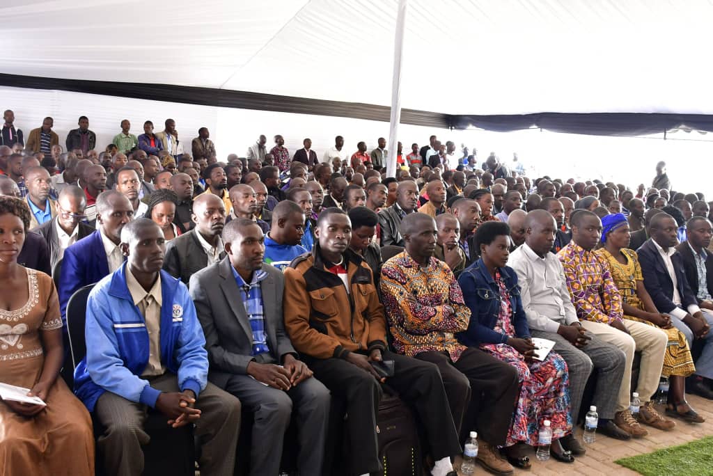 Impanuro Guverineri Mugabowagahunde yahaye abarimo n'aba Gitifu b'Utugari harimo ko badakwiye gukoresha moto bahawe ibyo zitagenewe