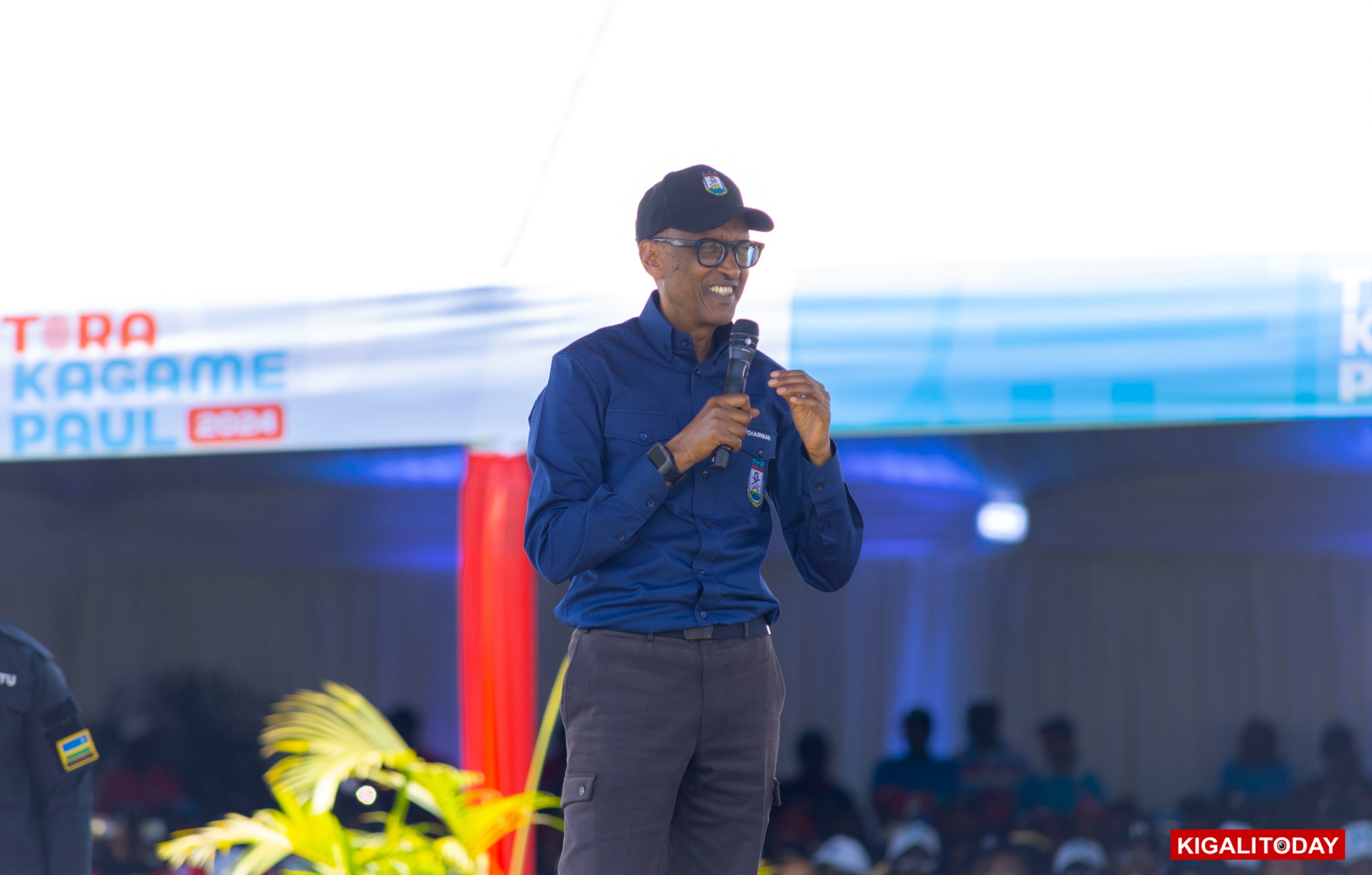 Paul Kagame yarebye umupira ataha utarangiye ahunga inkoni za Panthères Noires