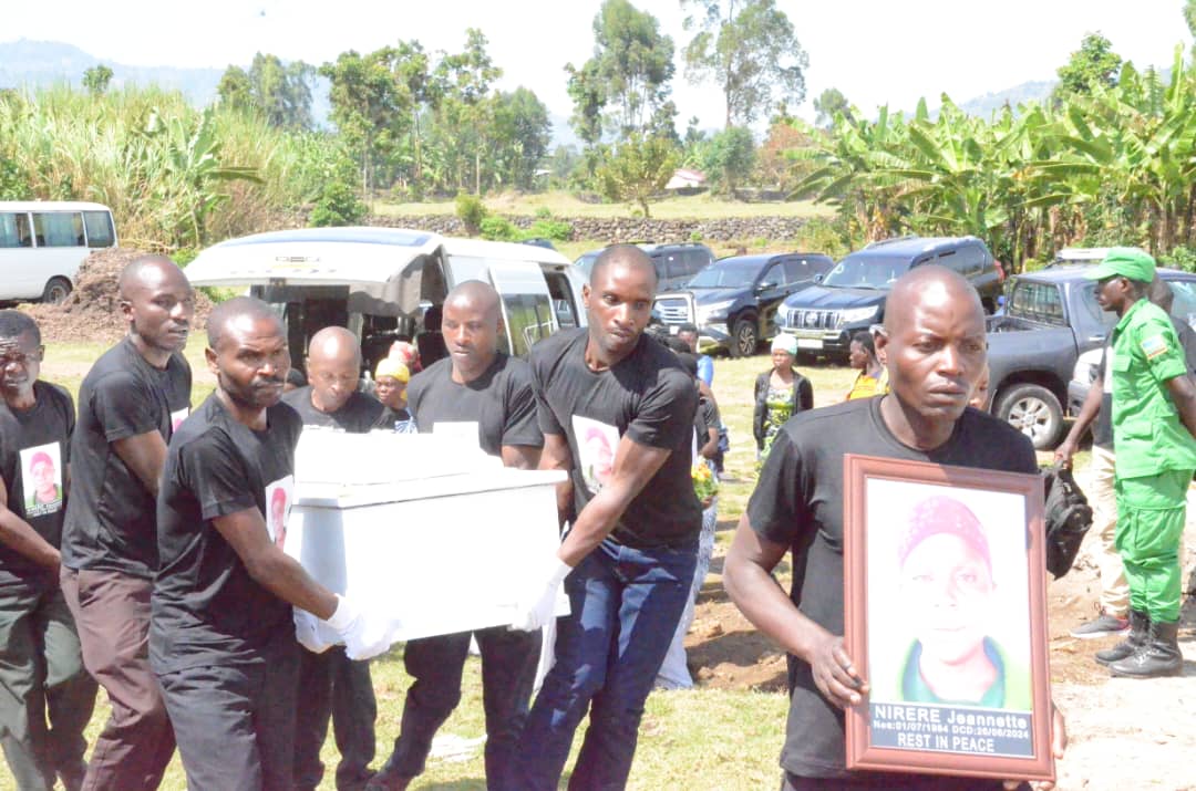 Ubwo Nirere Jeannette umurambo we wari ugejejwe ku irimbi rya Rugerero