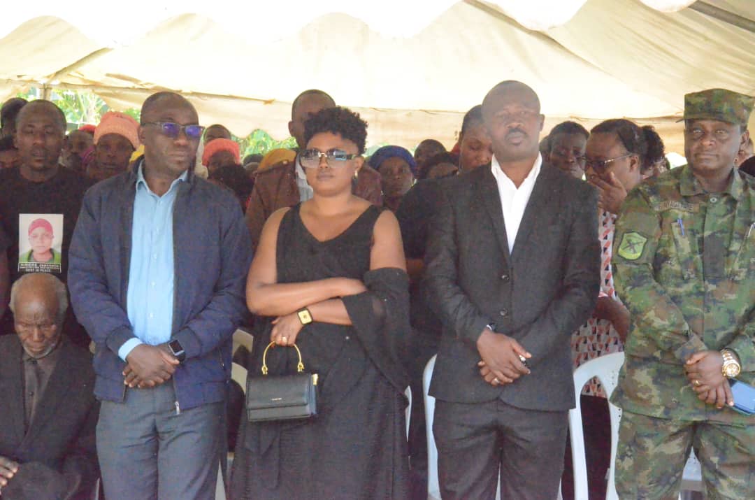 Ba komiseri mu muryango wa FPR-INKOTANYI, ubuyobozi bw'ingabo n'Akarere ka baje kwifatanya n'umiryango wa Nirere