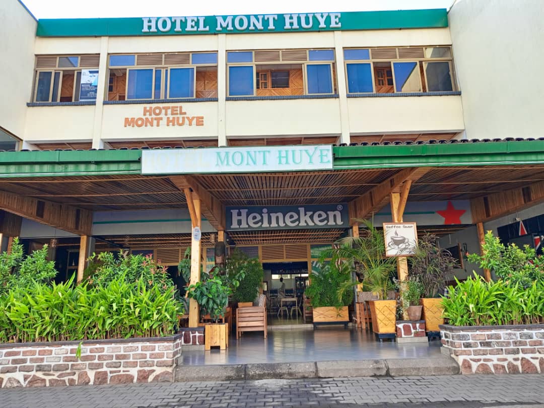 Aho Hotel Ibis yahoze ubu hari Hotel Mont Huye.