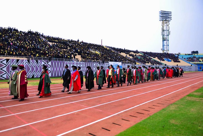 Abarangiza Kaminuza bakomeje kwiyongera