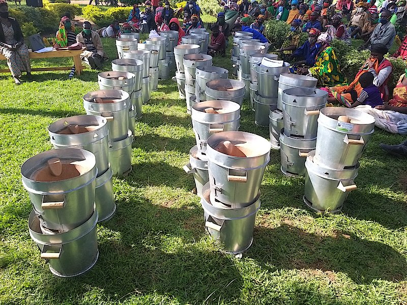 Binyuze mu mushinga wa Green Gicumbi, abaturage bahawe imbabura zirondereza ibicanwa