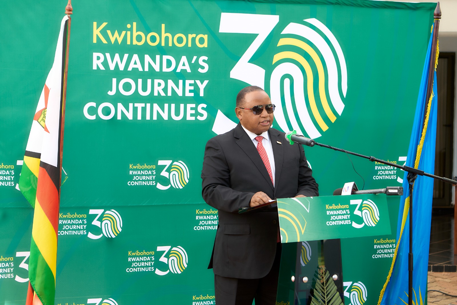 Minisitiri w'Ububanyi n'Amahanga n'Ubucuruzi Mpuzamahanga wa Zimbabwe, Frederick Shava aherutse gushimira u Rwanda inkunga rwageneye Igihugu cye