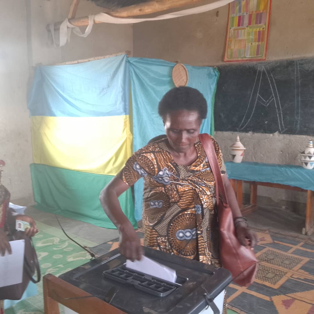 Bari bitabiriye kwitorera abazabahagararira mu Nteko Ishinga Amategeko