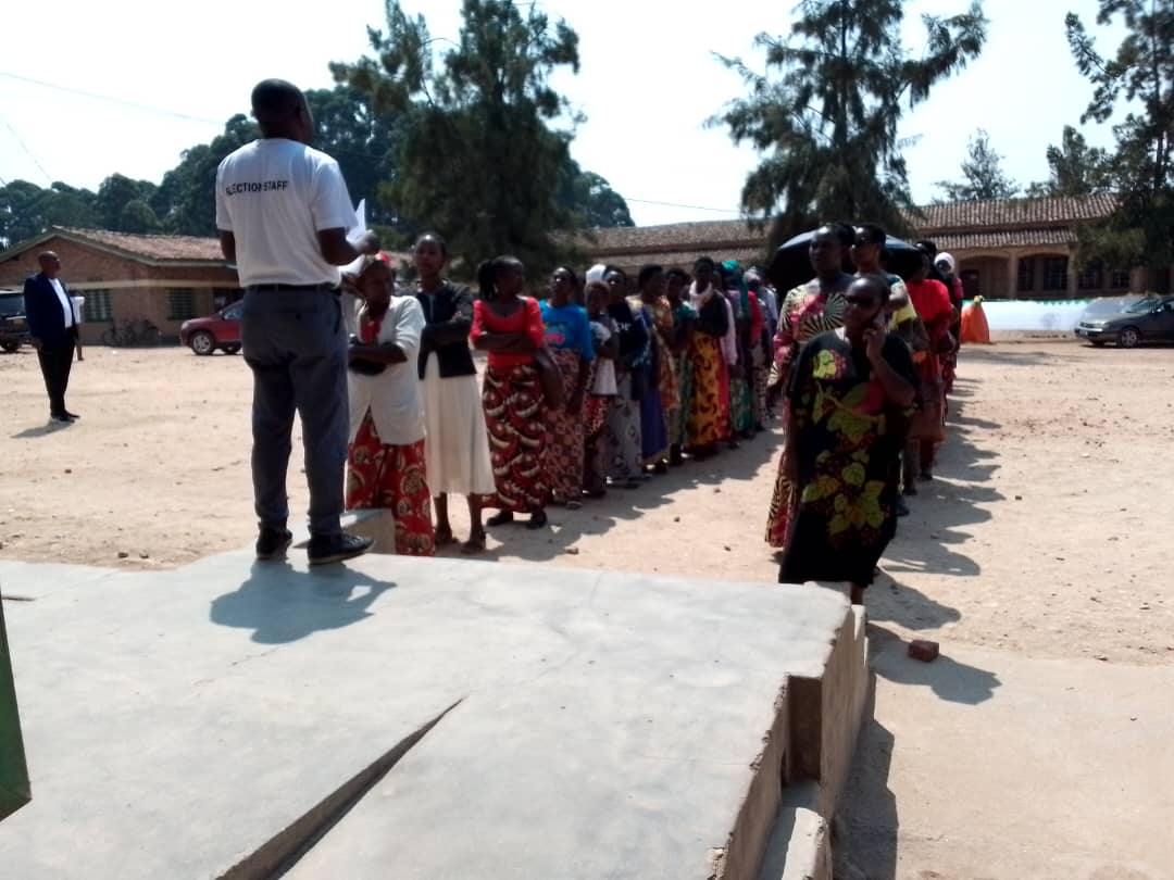 Abagore bazindutse ngo batore abazabahagararira mu Nteko 