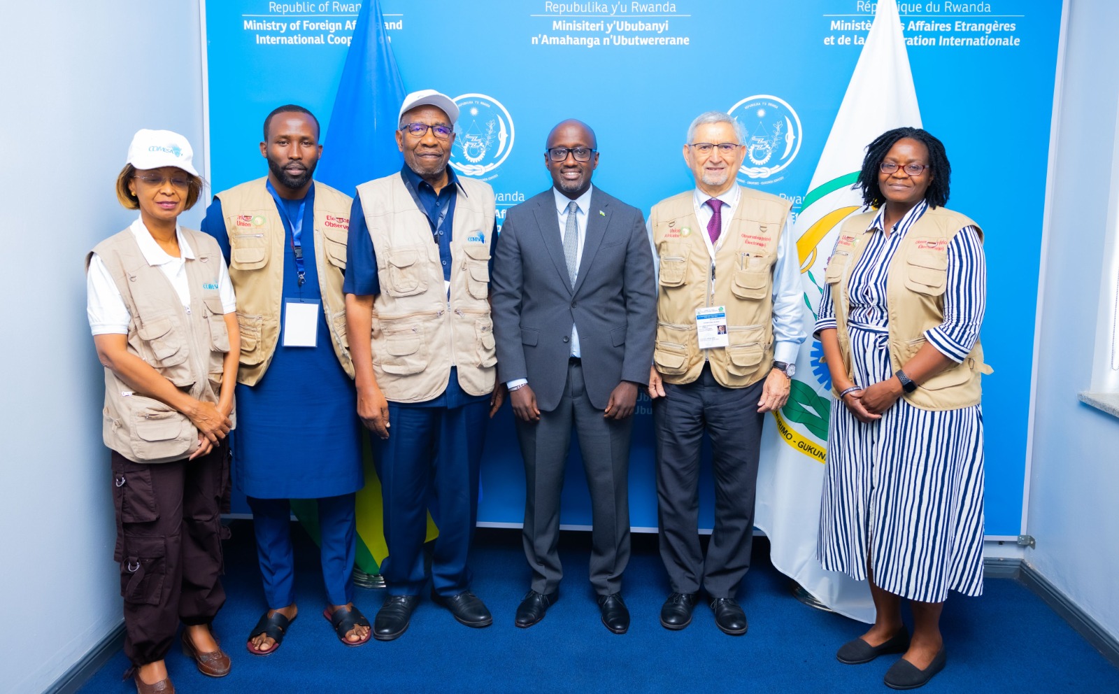 Minisitiri Nduhungirehe yakiriye itsinda ry