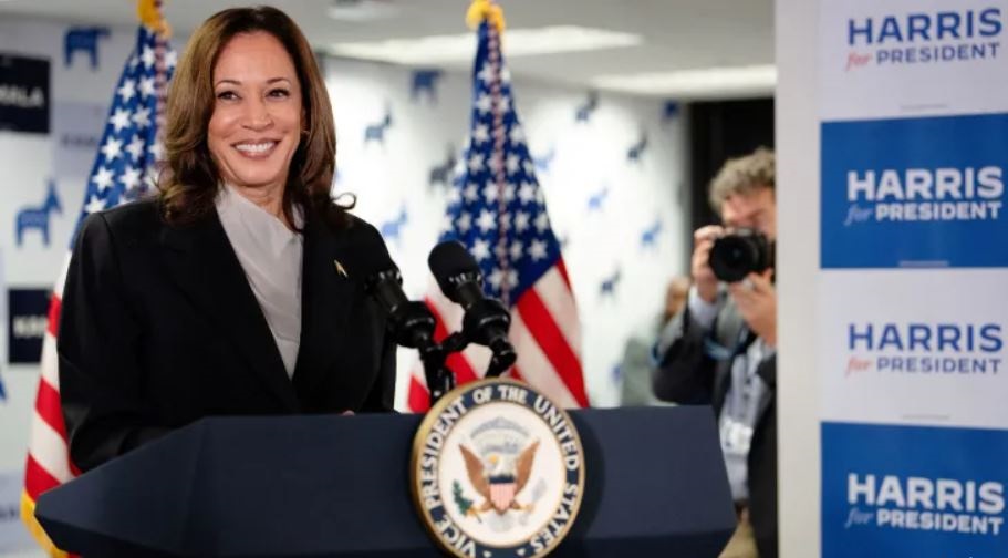 Kamala Harris yagiriwe icyizere cyo gusimbura Biden mu kwiyamamaza