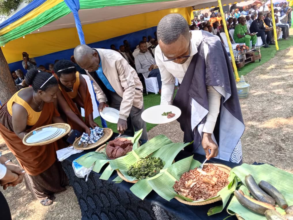 Basangiye amoko atandukanye y'indyo gakondo