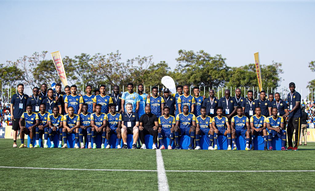 Azam FC nayo yamuritse abakinnyi izakoresha mu mwaka utaha w'imikino