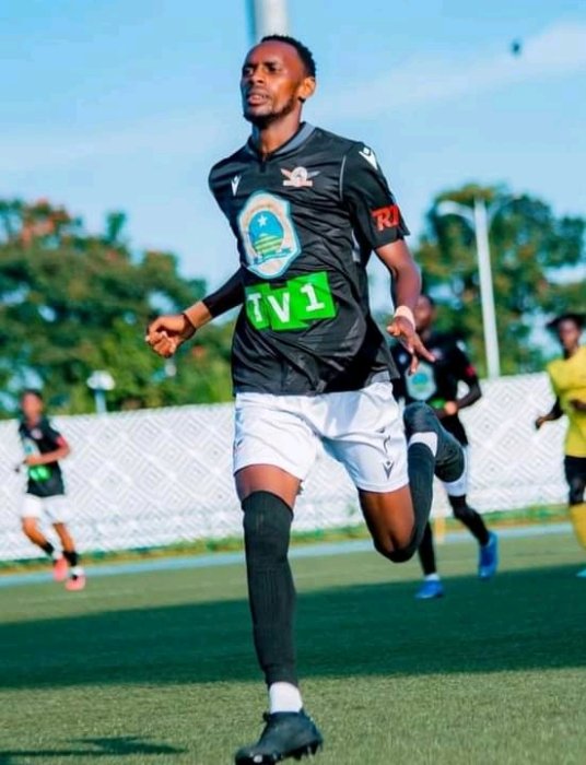 Harerimana Abdelaziz ari mu bashobora gusinyira Rayon Sports vuba