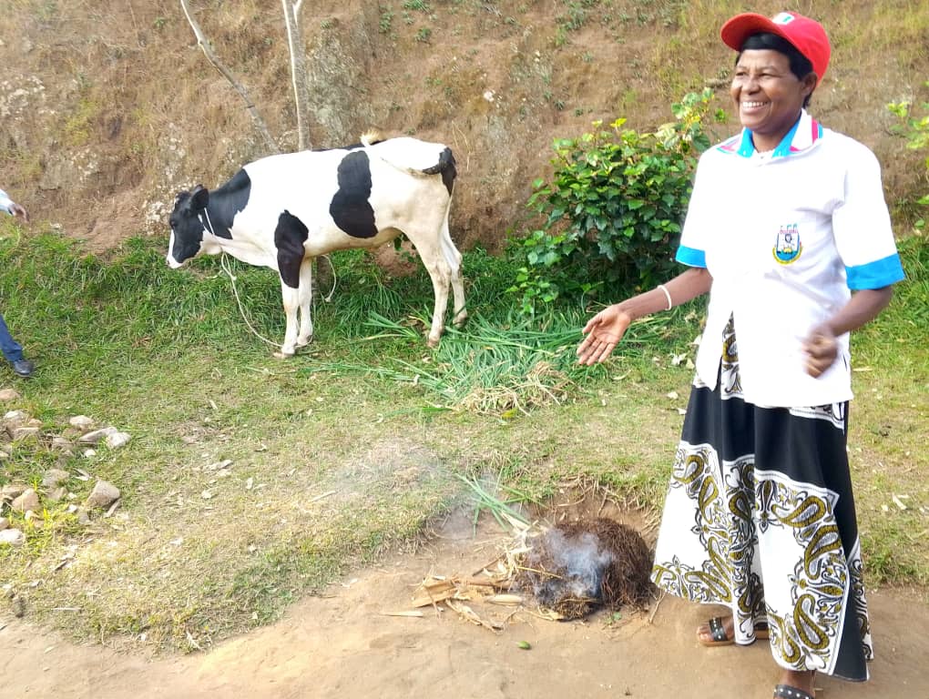 Inka Kamugisha yashyikirijwe ngo izamufasha kwita ku muhungu we